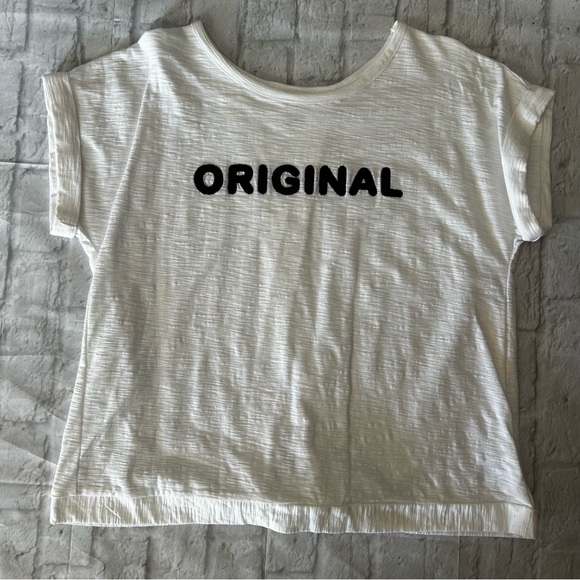 Women’s Tee - Picture 1 of 7